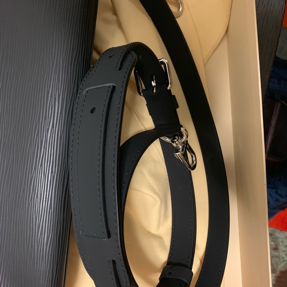 LOUIS VUITTON BRIEFCASE WITH SHOULDER STRAP - Picture 8 of 8